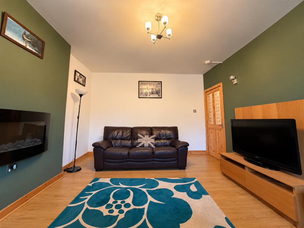 3 bedroom flat for rent