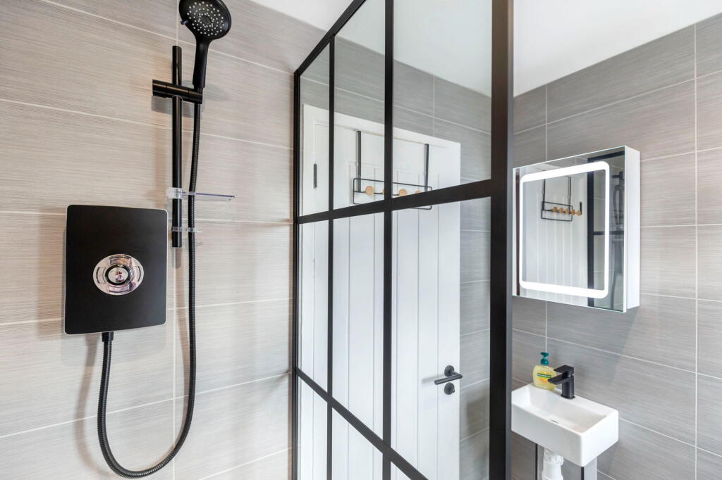 Apartment in Cheltenham, Gloucestershire - More