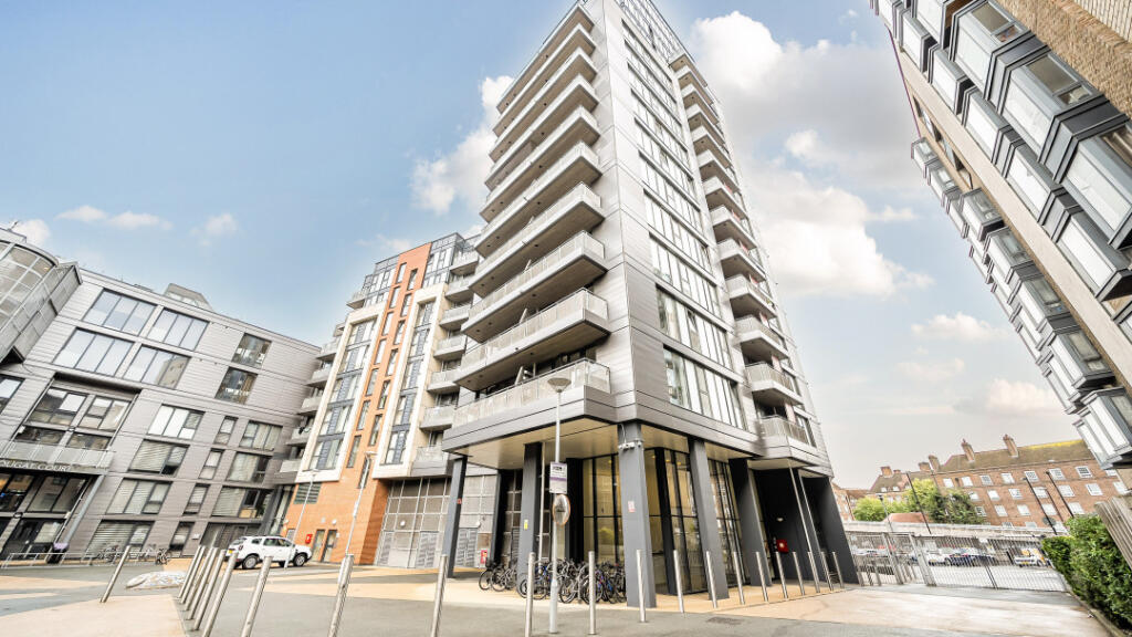 Main image of property: Taylor Pl, London, E3 2PJ