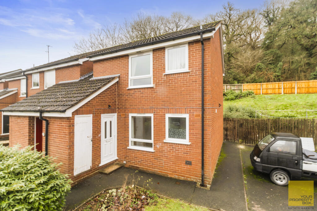 Main image of property: Hamble Close, Worcester, WR5 1NF