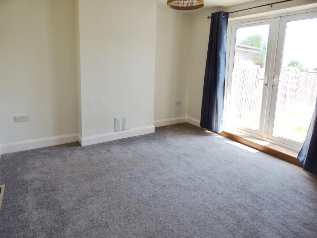 House in Southampton, Netley Hill, Hedge End - More