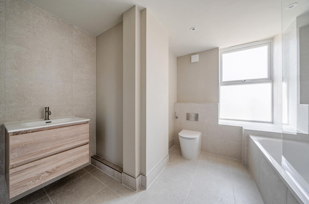 Apartment in Portsmouth - View 5