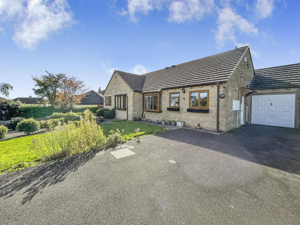 2-bed semi-detached on Moor Park Avenue, Beaumont Park, Huddersfield, Kirklees, £260,000
