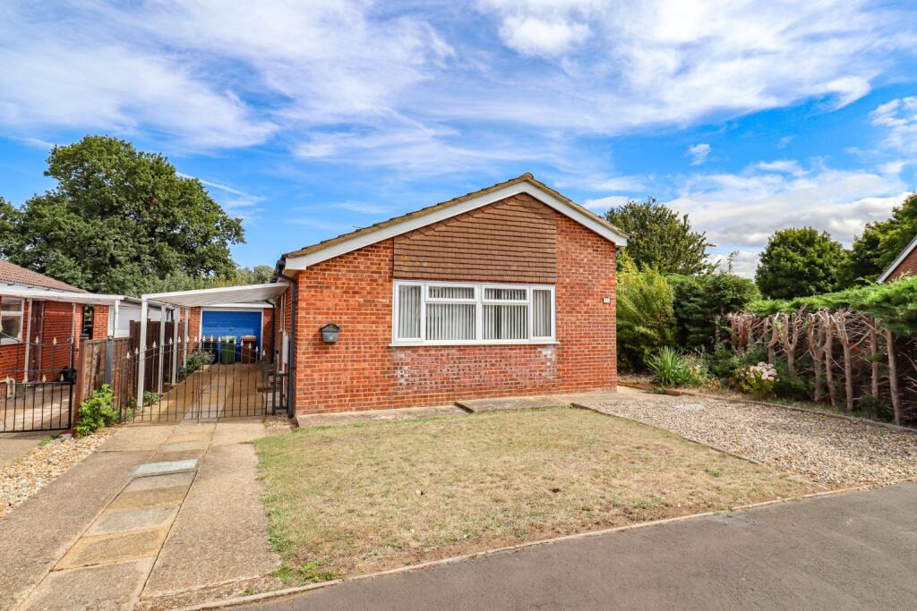 3-bed detached on Rolfe Crescent, Heacham, £285,000