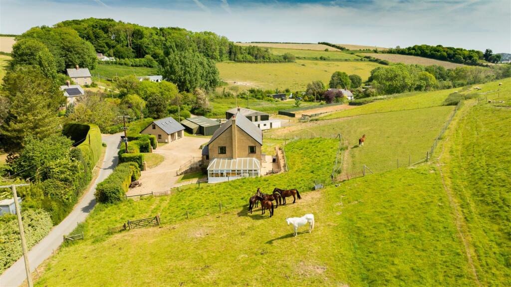 EQUESTRIAN LAND, SAND SCHOOL, OUTBUILDINGS AND DETACHED HOUSE - Newbarn Lane, Gatcombe, Newport - View 5