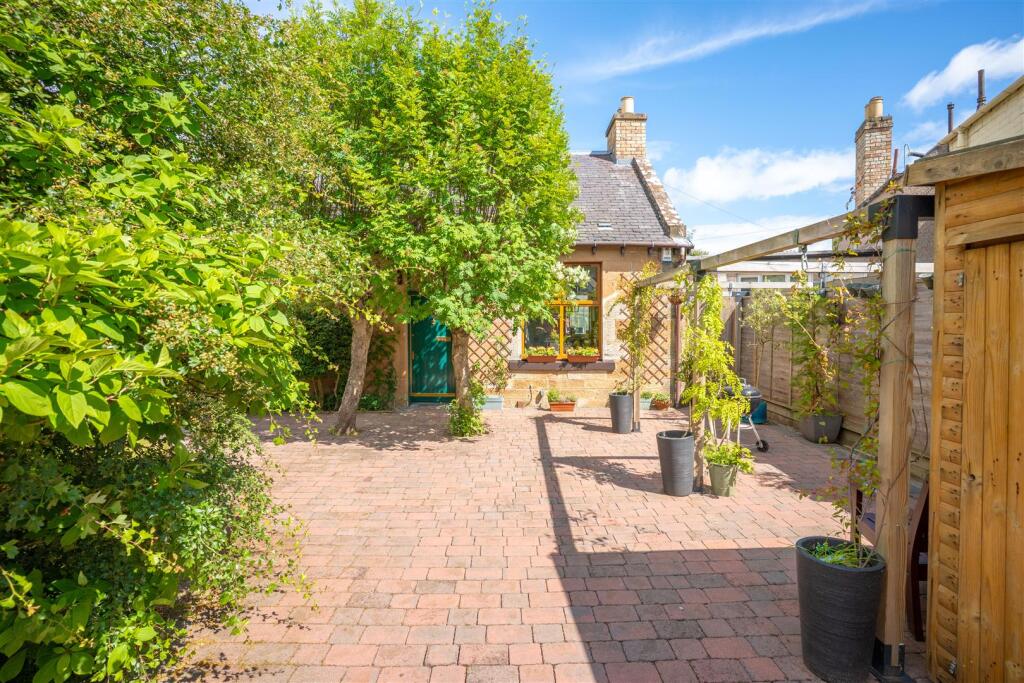 Main image of property: Craigie Knowes Road, Perth