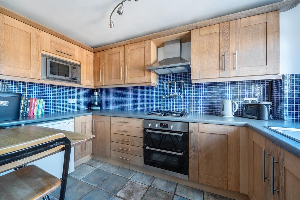 Apartment in London - More