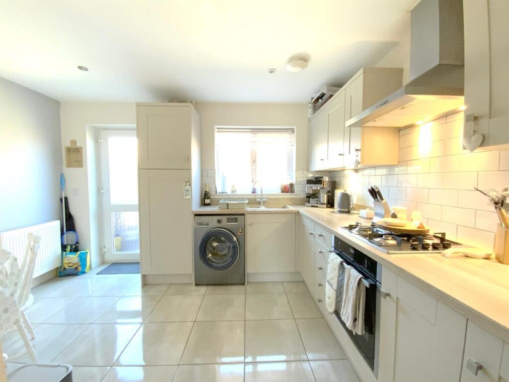 Rosemallow Close, Grimsby photo 5