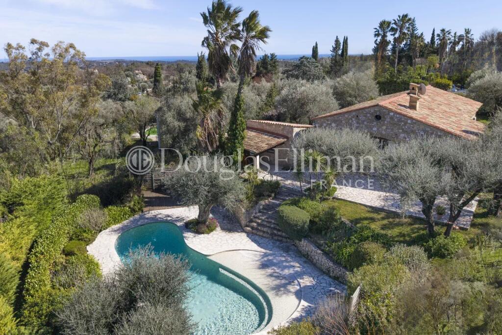 Main image of property: Provence-Alps-Cote d`Azur, Alpes-Maritimes, Le Rouret