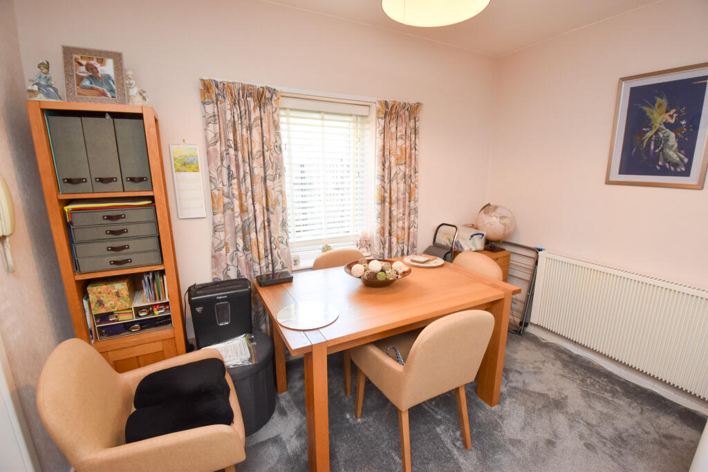 Harcourt Close, Urmston, M41 photo 4