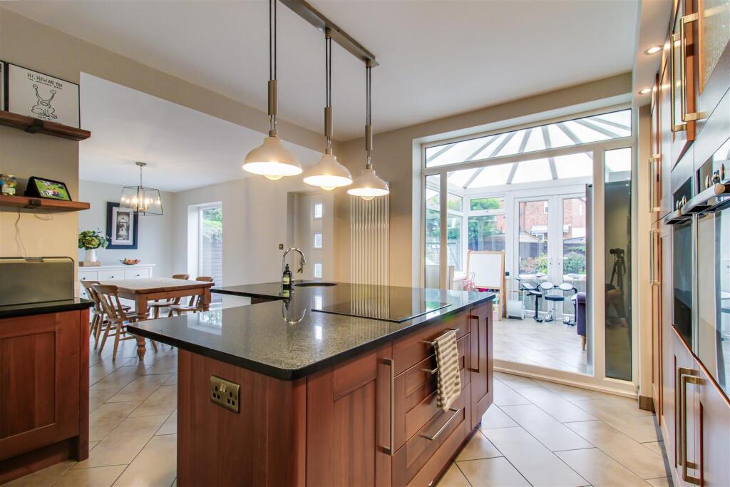 House in Wakefield, West Yorkshire - View 2