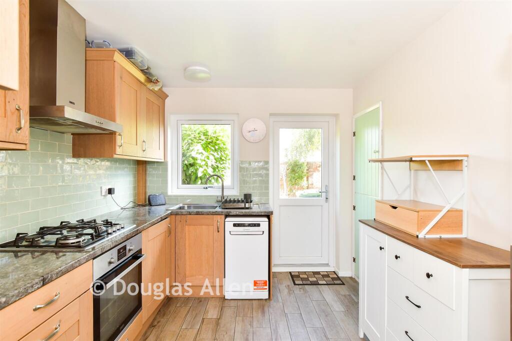 Royal Oak Drive, Wickford, Essex photo 2