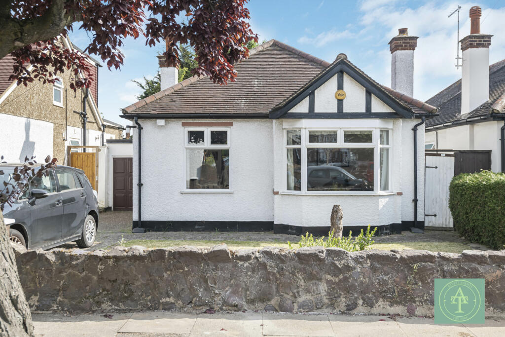 Main image of property: Ash Grove, Bush Hill Park, Enfield, EN1