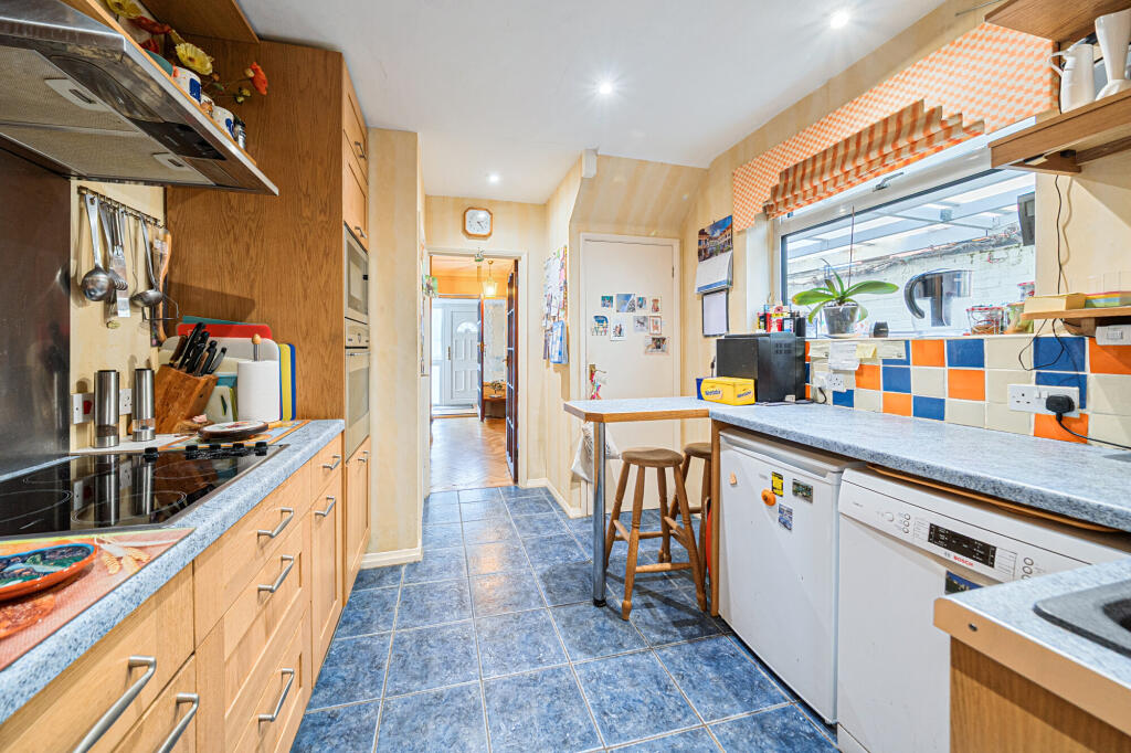 House in Windsor - View 5