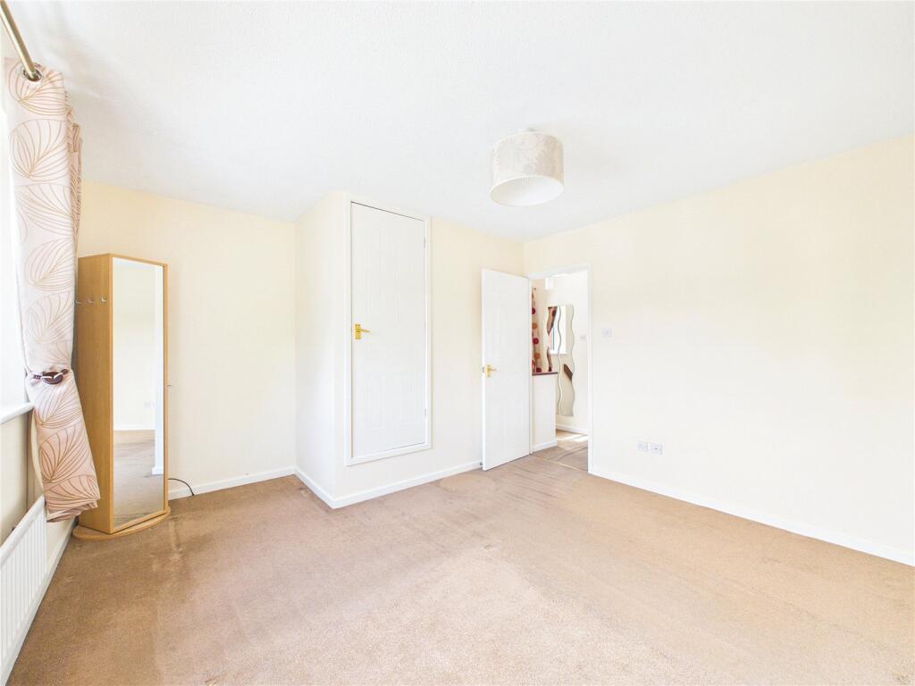 House in Worcester - View 5