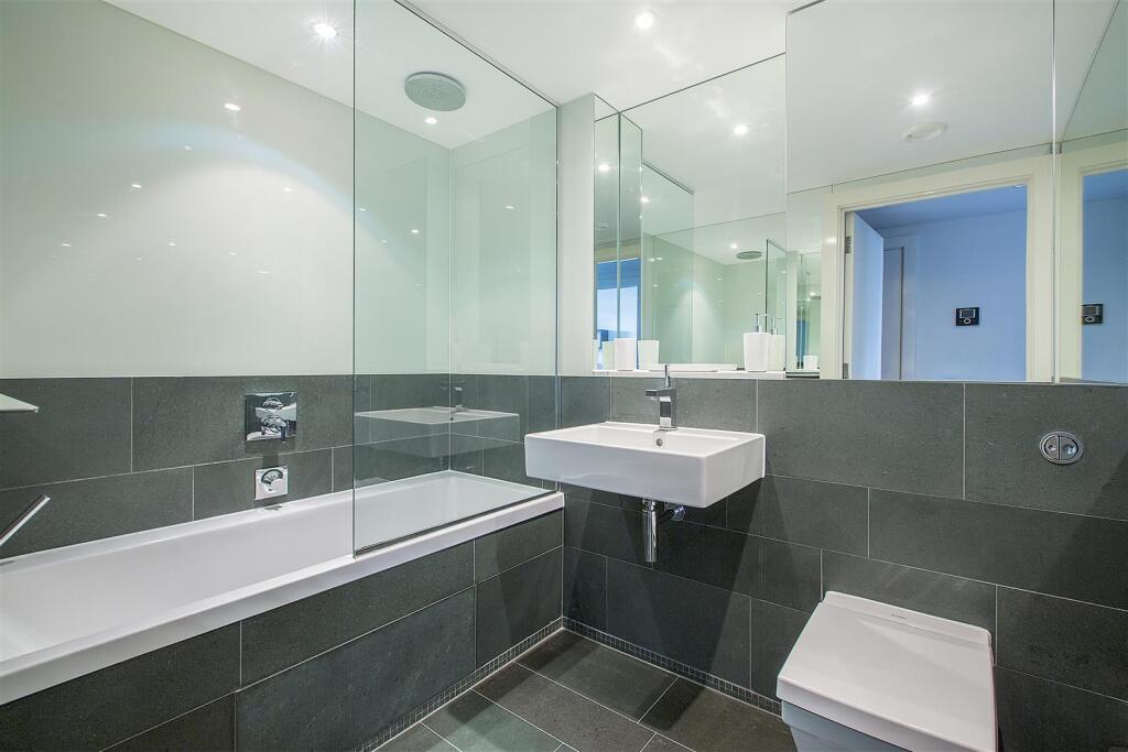 Apartment in London - More
