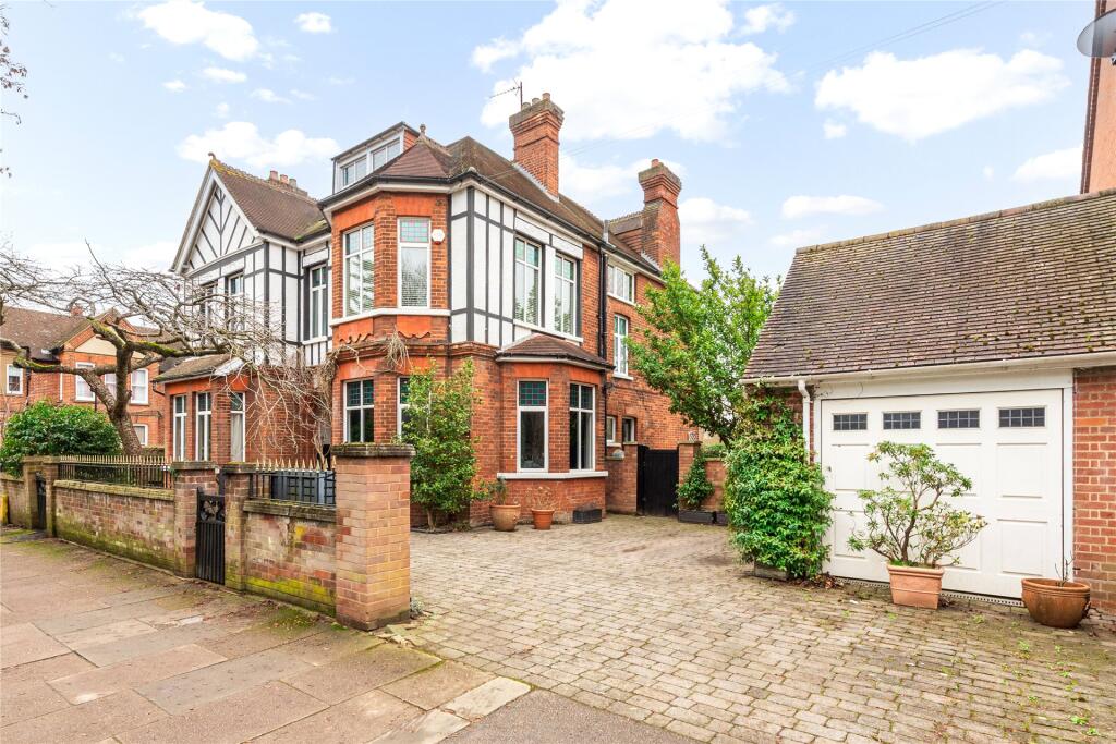 Main image of property: Park Avenue, Bedford, Bedfordshire, MK40