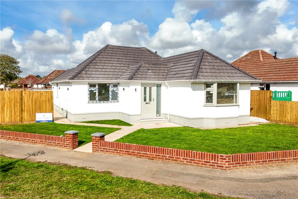 Main image of property: Durland Close, New Milton, Hampshire, BH25
