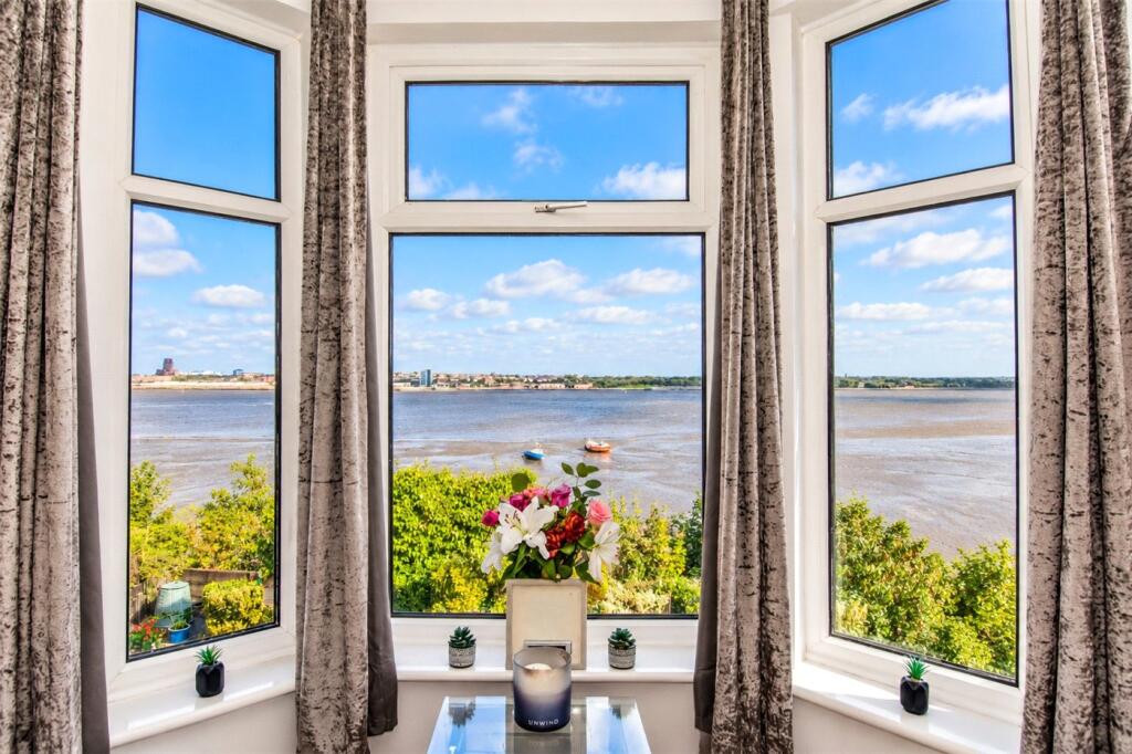 House in Wirral, Liverpool City Region - View 4