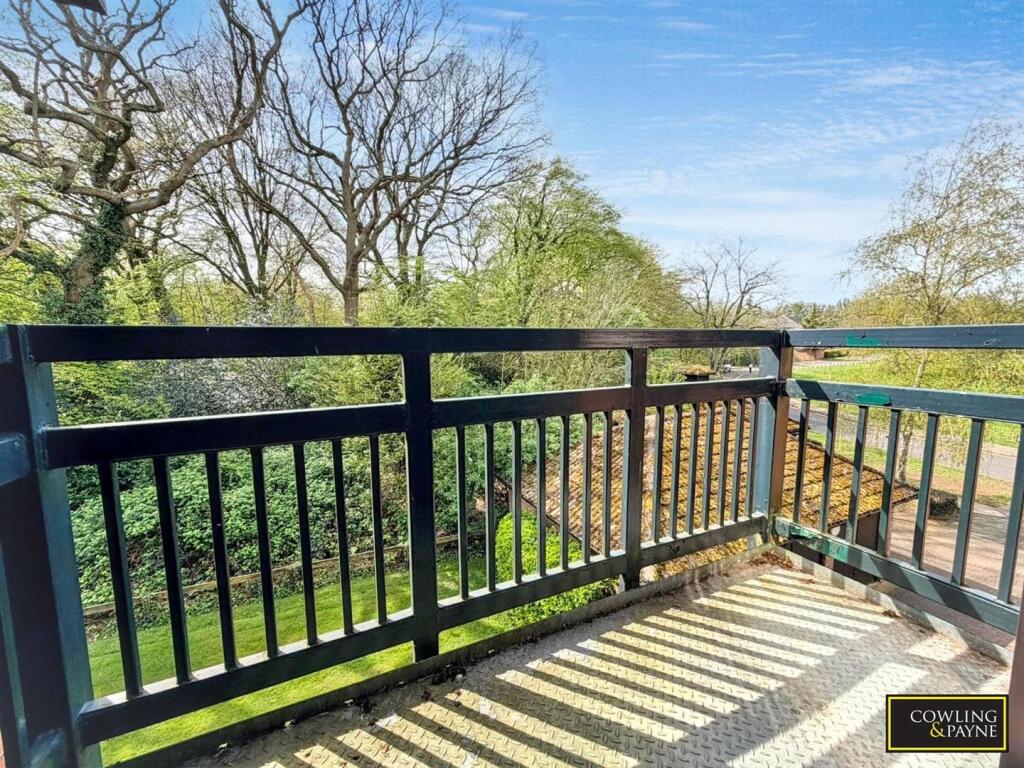 Bradwell Green, Hutton, Brentwood - More