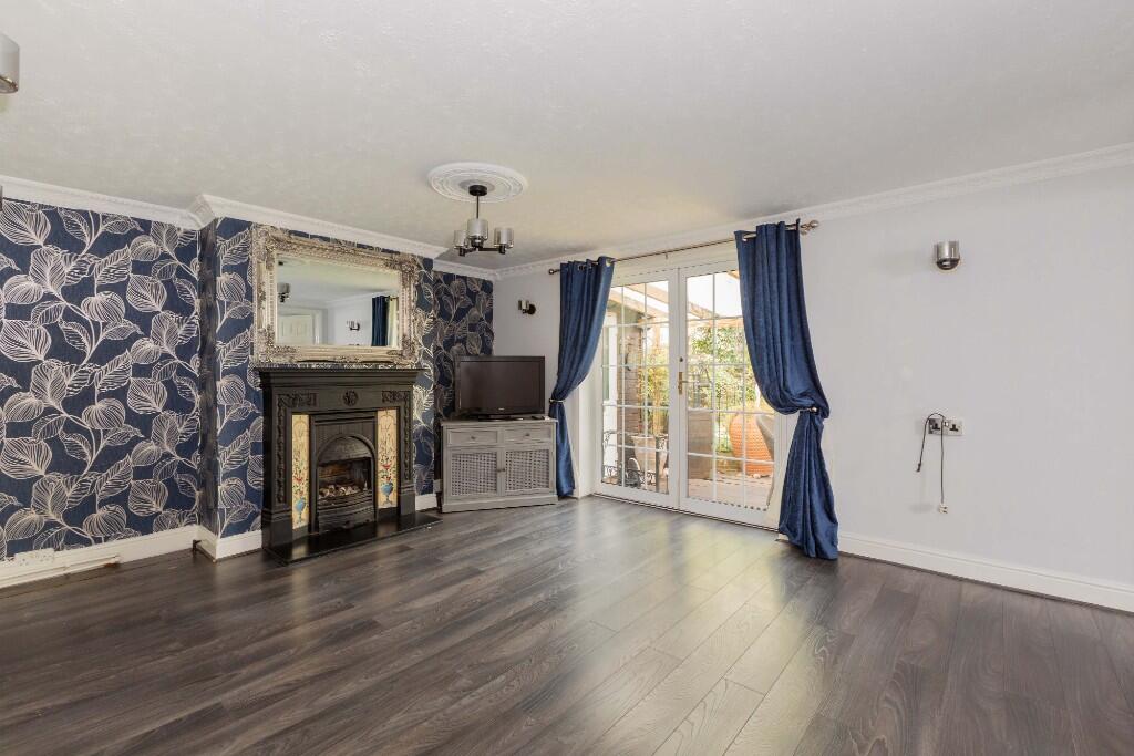 Bower Way, Slough, Berkshire, SL1 photo 2