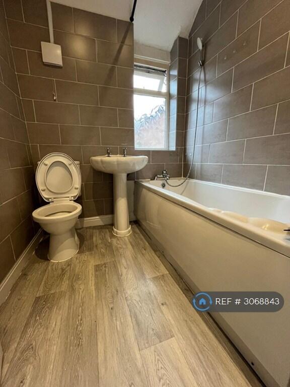 House in Manchester, Greater Manchester - More