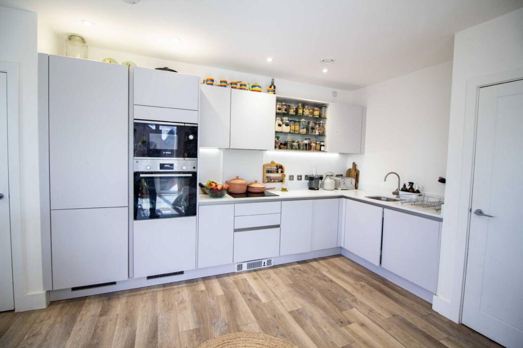 Additional image 5 of Caxton Road