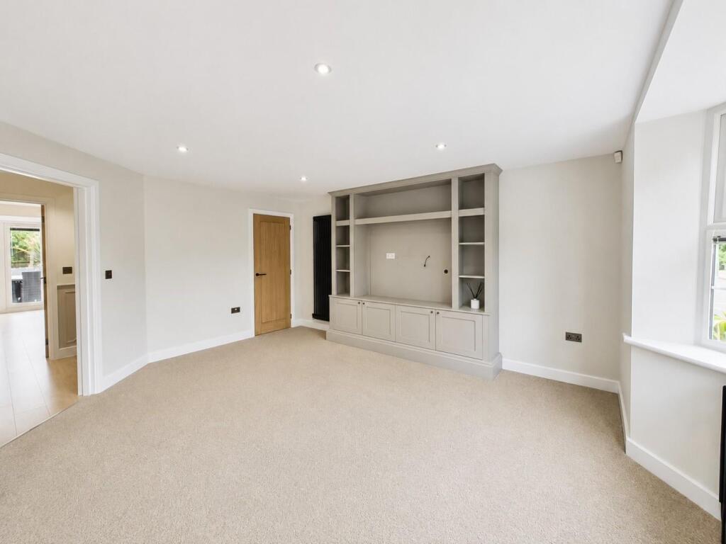 House in Earls Barton - View 5