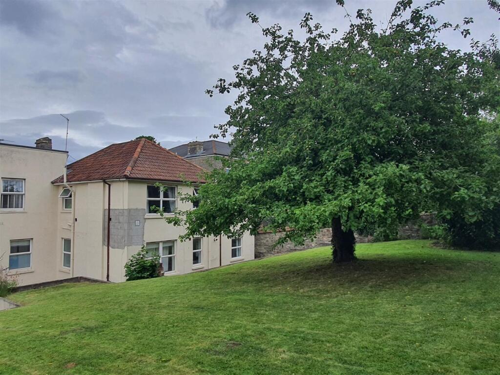 Property photo 11