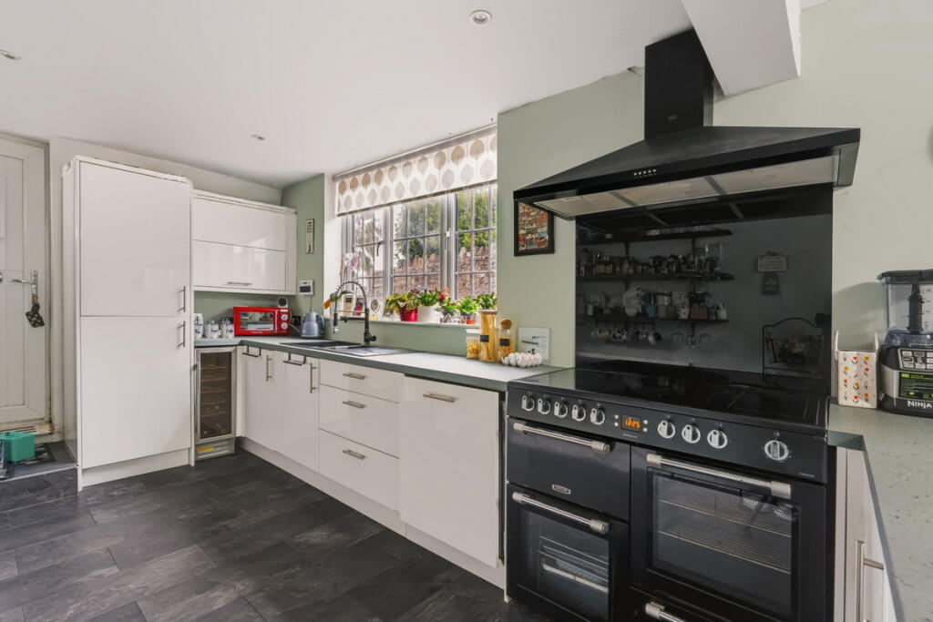 House in Alveston - More
