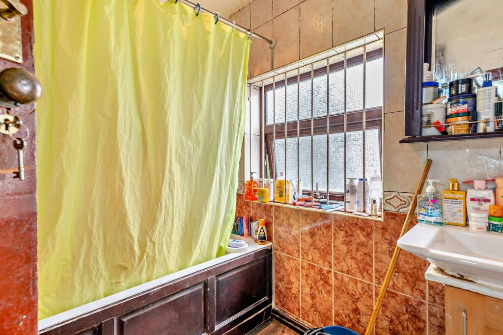 Additional image 18 of Joinings Bank, Oldbury, B68