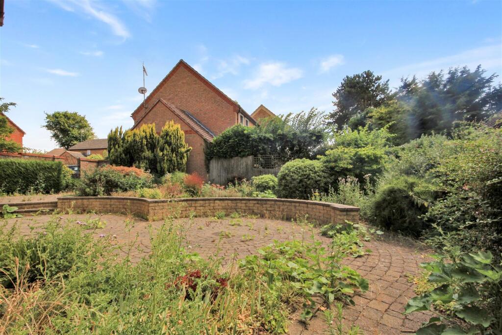 House in Higham Ferrers, North Northamptonshire - View 2