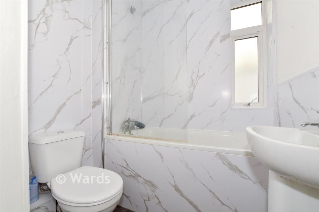 Apartment in Gillingham, Hale - View 5
