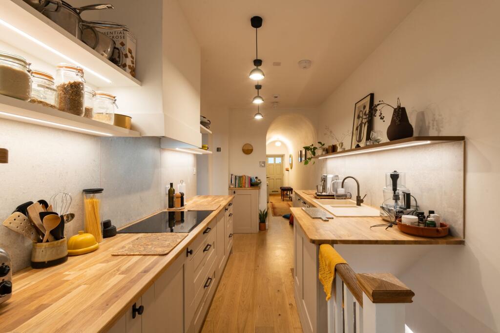 Apartment in Bristol, Clifton Village, Hotwells - More