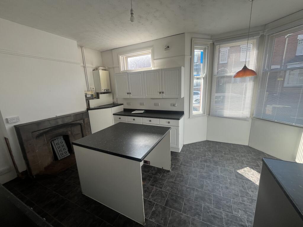 81 Stretton Road, Leicester, Leicestershire LE3 6BL photo 4