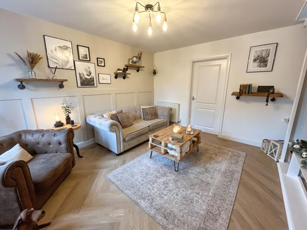38 St Ilids Meadow, Pontyclun CF72 9FX photo 3