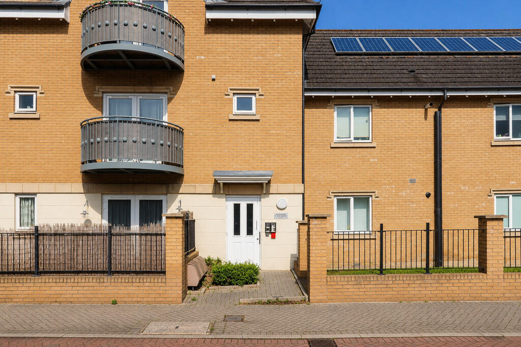 Main image of property: Varcoe Gardens, Hayes