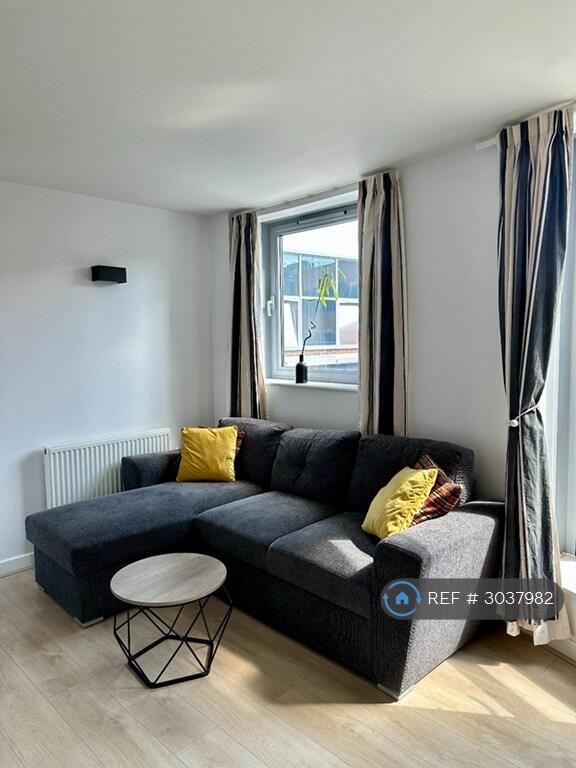 Apartment in London - View 5