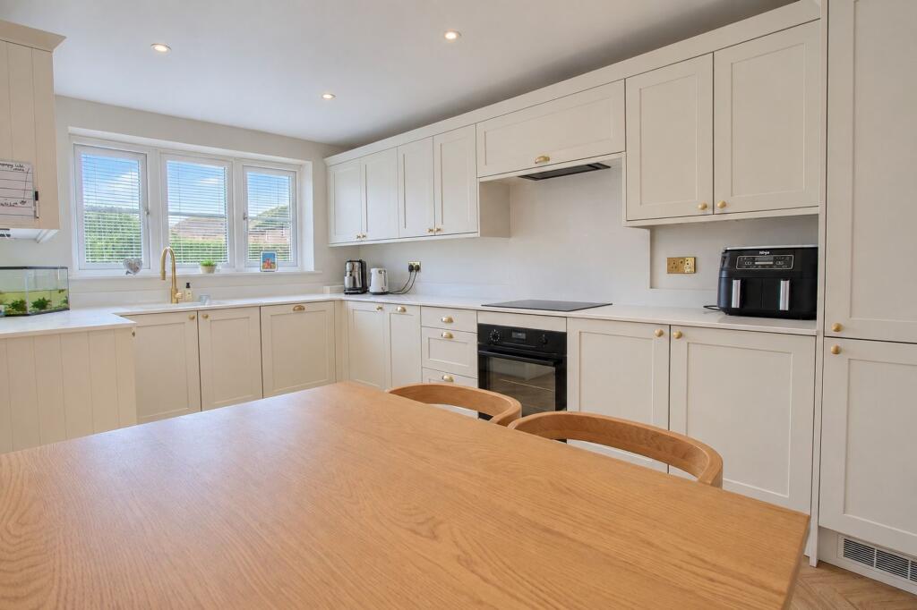House in Ingleby Barwick, Stockton-on-Tees - More