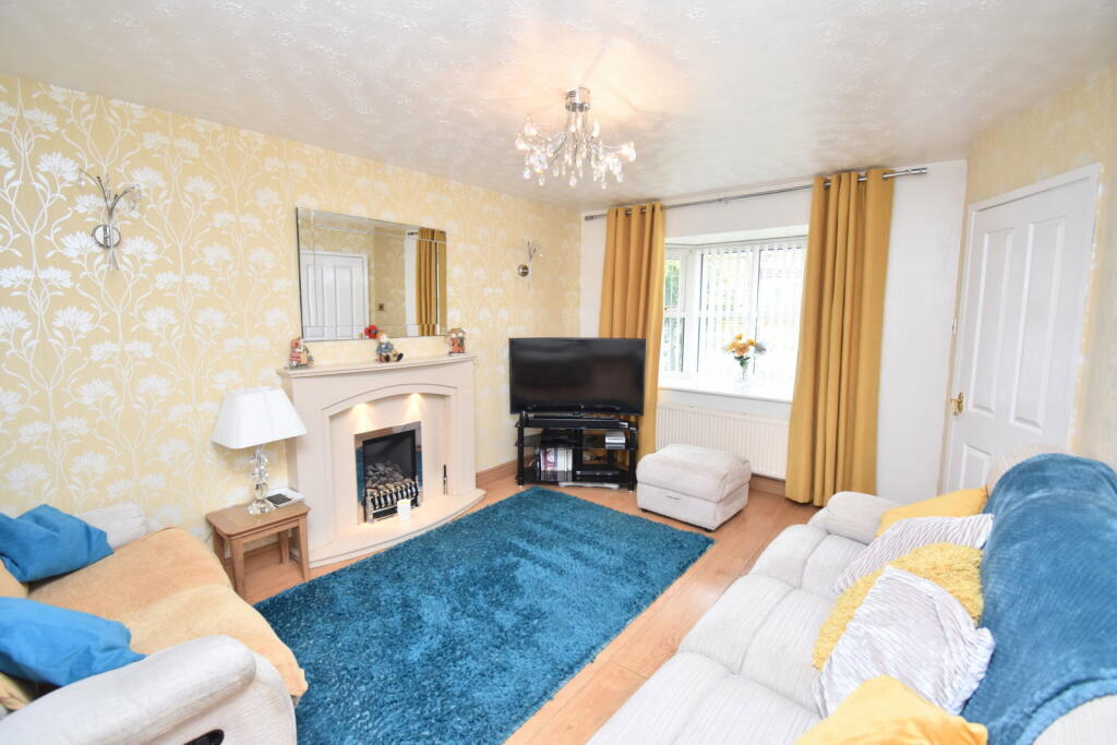 Foxley Heath, Widnes, WA8 7EB photo 4