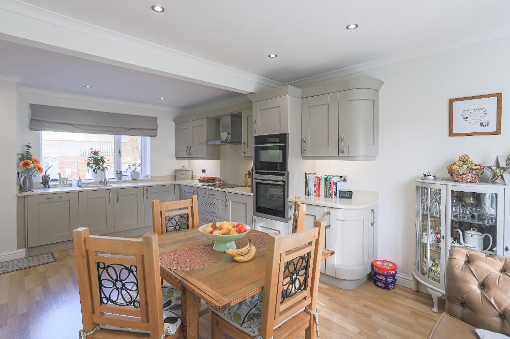 Grove Lane, Knottingley, West Yorkshire, WF11 photo 3