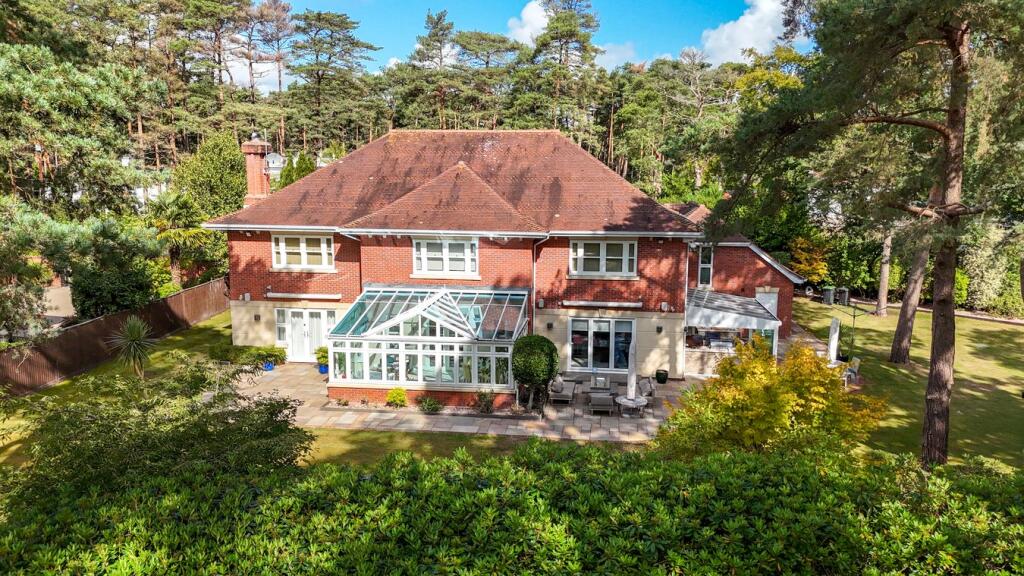 Avon Castle Drive, Ringwood, BH24 - View 3