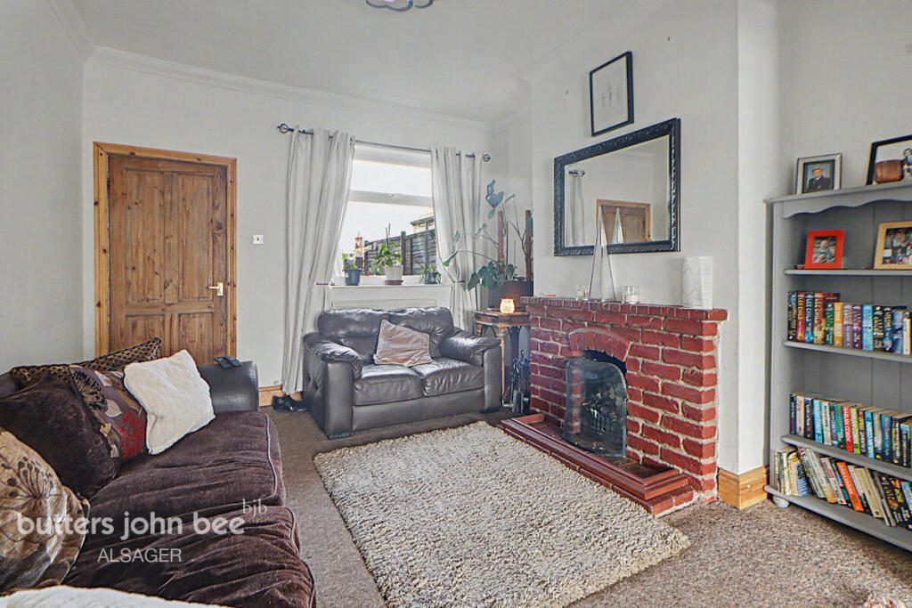 House in Stoke-on-Trent - View 4