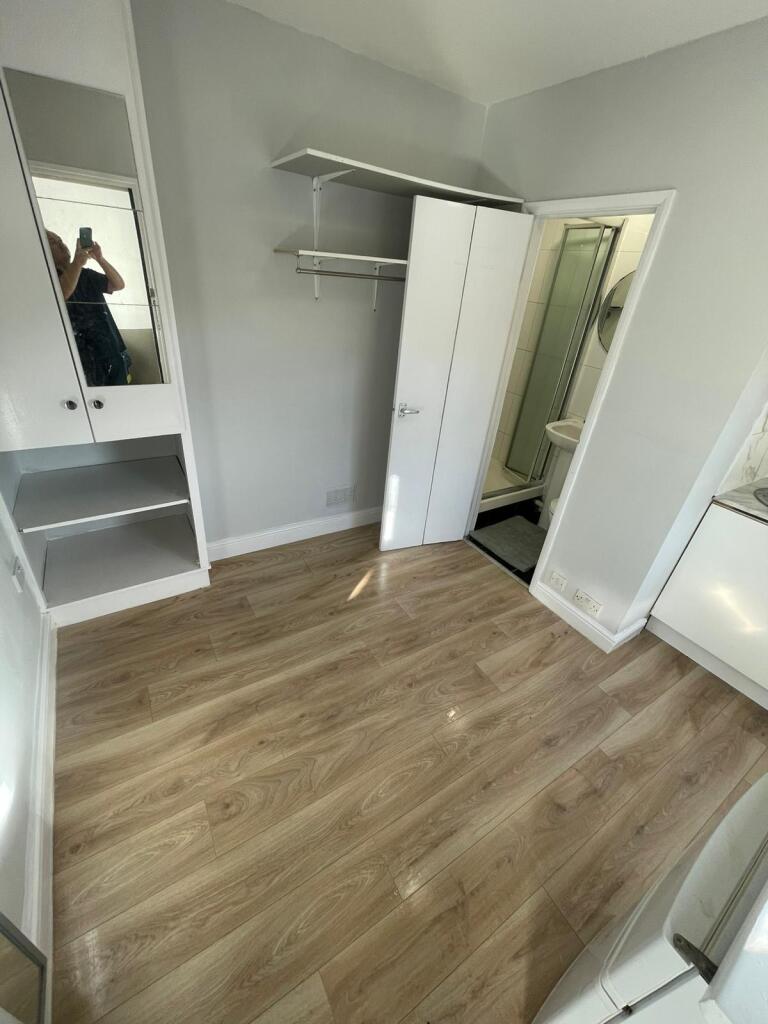 Studio flat for rent