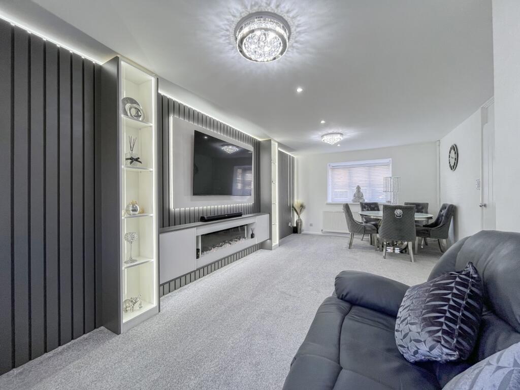 Emsworth Crescent, Wolverhampton, WV9 photo 4