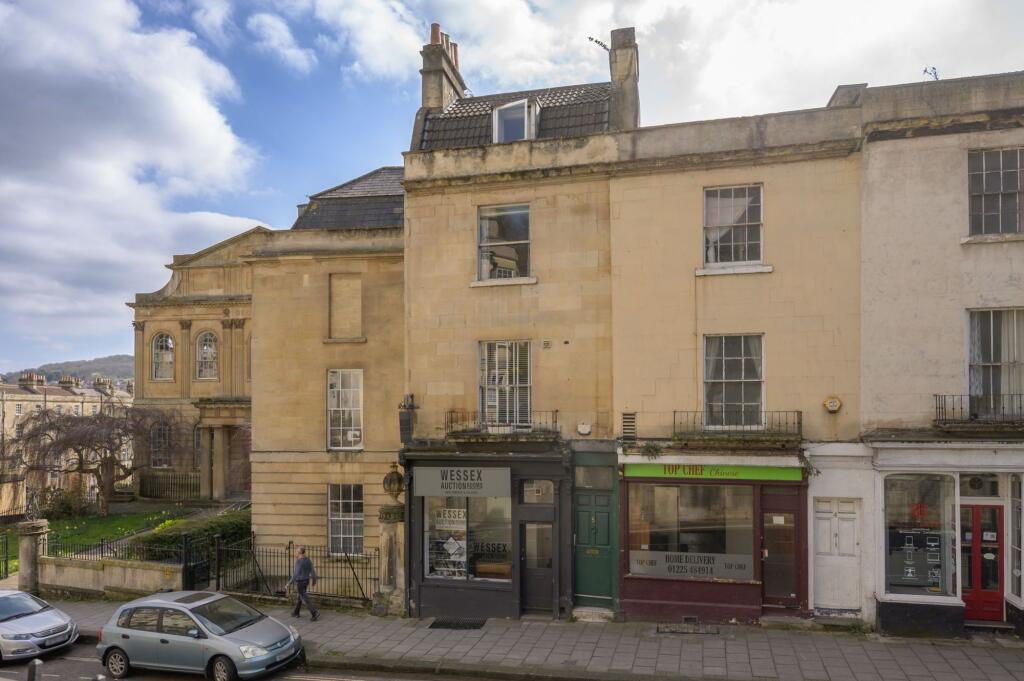 Main image of property: Flat 4, 5 Nelson Place East, Bath, BA1 5DA