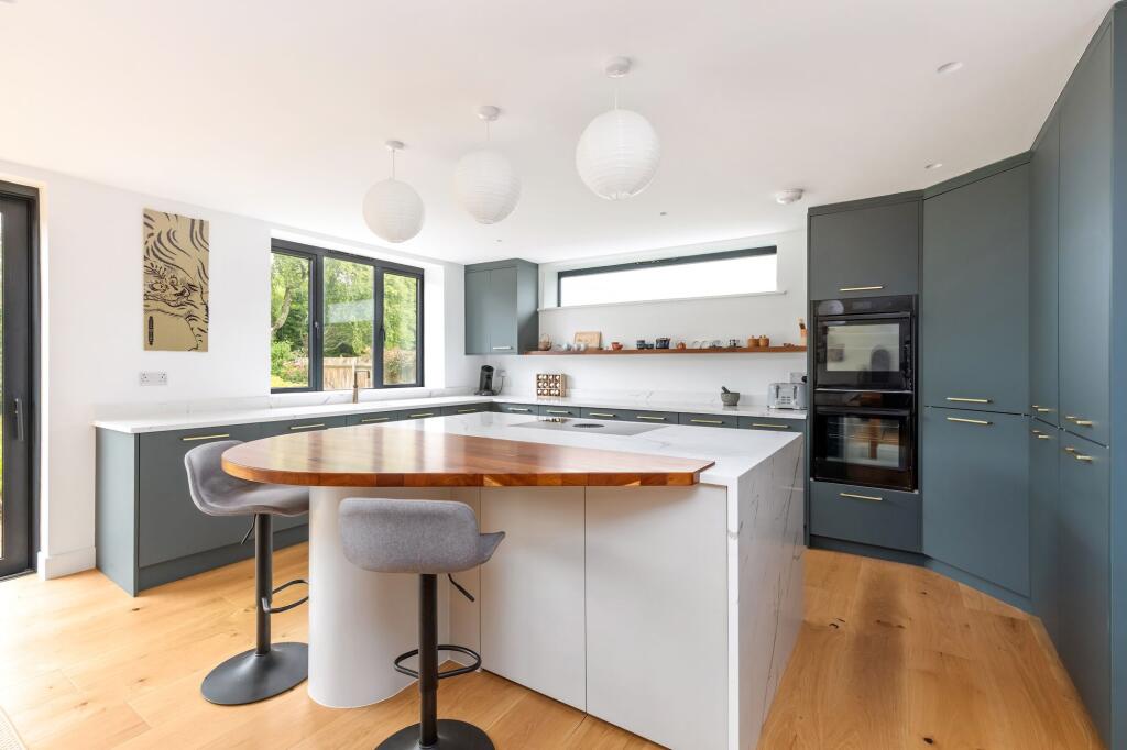 The Roundway, Rustington, BN16 photo 5