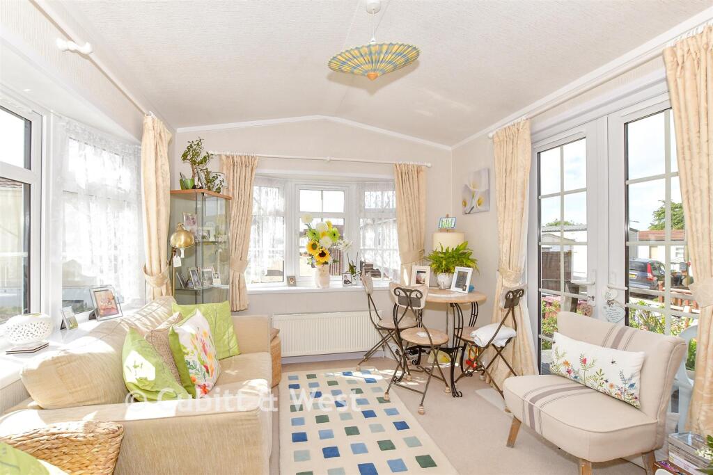 House in Chichester, Southbourne - View 3
