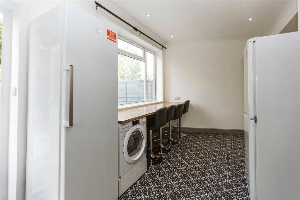 1 bedroom semi-detached house for rent