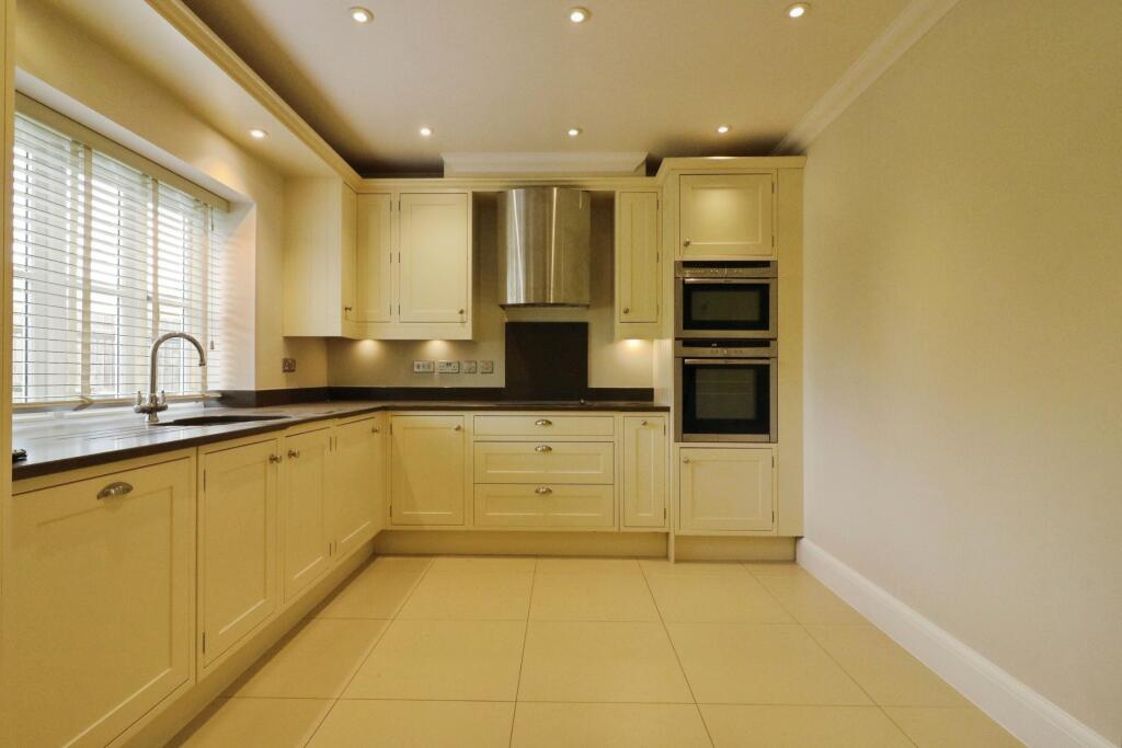 Additional image 2 of Church Street, Welwyn, AL6